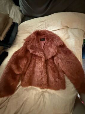 Love Tree Faux Fur Shrug in Dusty Rose